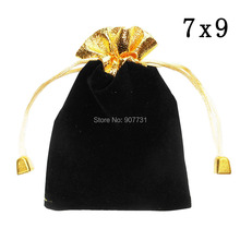 Lote de 50 bolsas de terciopelo negro de 7x9cm y 7x9cm, bolsitas doradas con cordón para boda, regalo de Navidad, paquete de joyería de Organza 2024 - compra barato