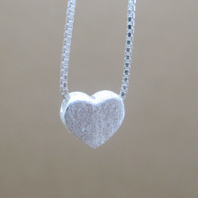 Ожерелье с подвеской в виде сердца, из стерлингового серебра 925 пробы, винтажное ожерелье с подвеской из песочного матового покрытия с цепочкой (BLY) 2024 - купить недорого