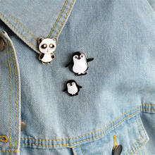 Мультяшная брошь с животными Милая панда Пингвин мать ребенок эмаль Pin джинсовая куртка пальто детский значок для рюкзака модные аксессуары 2024 - купить недорого