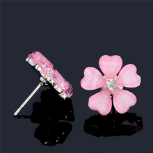 SHUANGR-pendientes de cristal con forma de flor de trébol para mujer, joyería de moda, aretes de botón blanco, rosa y negro, diámetro de 1,5 cm 2024 - compra barato