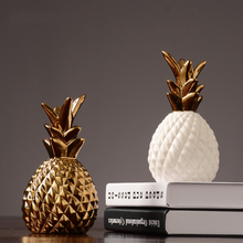 Figuritas de cerámica dorada para decoración del hogar y la Oficina, adornos creativos de piña, modelo de fruta, miniaturas, manualidades de mesa, regalos de navidad 2024 - compra barato