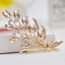 Min. order-broche de cristal de lujo para mujer, broche de flores de alta calidad coreano, 9usd (puede mezclar) 2024 - compra barato