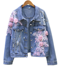 Jaqueta jeans feminina manga longa bordada, casaco jeans três dimensional flores e pérola, curto feminino, outono 2019 2024 - compre barato