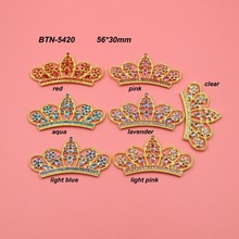 O envio gratuito de chapeamento de ouro 56*30mm chapeamento de ouro flatback coroa de strass tiara embelezamento 100 PCS (BTN-5420) 2024 - compre barato