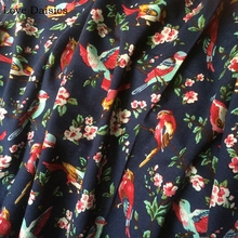 Tela de algodón/Lino azul marino oscuro, tejido Floral de flores rosas y pájaros coloridos para cojines de cortinas de mantel, ropa de artesanía Cheongsam 2024 - compra barato