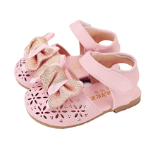 COZULMA/Повседневная обувь принцессы с вырезами для маленьких девочек; детская обувь на плоской подошве с бантиком-бабочкой; детская обувь на мягкой подошве с застежкой-липучкой; размеры 15-25 2024 - купить недорого