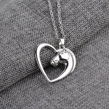 Collar con colgante de cabeza de caballo para mujer, colgante con forma de corazón calado, chapado en plata, regalo para madre, 24 unids/lote 2024 - compra barato