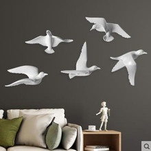 Adesivo estilo europeu três dimensional pássaros, cinco pássaros de resina, escritório e artesanato de decoração de parede para casa 2024 - compre barato