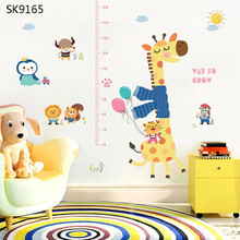 Мультяшный жираф, измеряющий высоту, настенный стикер для детской комнаты, ПВХ, диаграмма роста, наклейки для дома, животные, росписи, художественный плакат 2024 - купить недорого