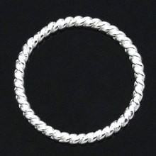 DoreenBeads цинковый металлический сплав Закрытая пайка переходные кольца круглые серебряные 18,0 мм (6/8 дюйма) диаметр, 25 шт. новинка 2015 2024 - купить недорого