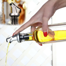 2018 New Kitchen Tools Olive Oil Sprayer Liquor Dispenser Wine Flip Top Stopper Press type For Housewife helper 2024 - buy cheap