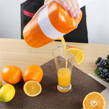 Ручная пластиковая Апельсиновая соковыжималка пластиковая ручная оранжевая соковыжималка для лимонов соковыжималка для фруктов лимоновыжималка для фруктов 2024 - купить недорого