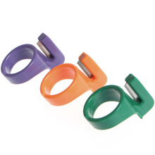 Dedales de dedo Protector de anillo de plástico, herramienta de artesanía hecha a mano, 3 colores, Y102, 3 uds. 2024 - compra barato