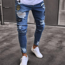 Джинсы мужские зауженные с вышивкой, Стрейчевые рваные джинсы-скинни, байкерские облегающие штаны с принтом, с потертостями и дырками 2024 - купить недорого