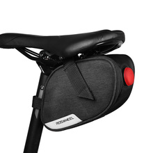 ROSWHEEL-Bolsa de sillín de bicicleta impermeable portátil, bolsa para SILLÍN de ciclismo, bolsas traseras con lámpara trasera, 0,8 L, 131463 2024 - compra barato