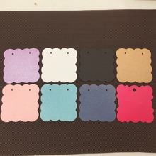 Etiquetas de papel Kraft para las orejas, tachuelas coloridas en blanco de 5x5cm para colgar tarjetas, joyería, exhibición de pendientes, marcado de precios de prendas, 50 Uds. 2024 - compra barato