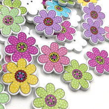 Botones de flores de madera para costura, decoración de álbum de recortes de 2 agujeros, colores mezclados, 10/50/100 Uds., WB408 2024 - compra barato