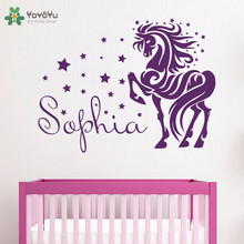 Yoyoyu adesivo de parede cavalo animal de decoração, nome personalizado adesivos de parede para meninas quarto estrelas padrão vinil decoração do lar removível sy702 2024 - compre barato