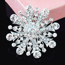 Top Quality Clear Crystal Flower Pin Brooch 2015 New Fashion Woman Clothes Broaches Party Wedding 2024 - buy cheap