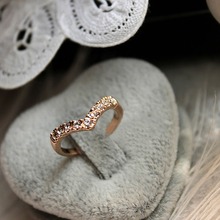 Anillo de cristal de imitación de moda para mujer, 100 Uds., estilo conciso, anillos simples en forma de V, Envío Gratis 2024 - compra barato