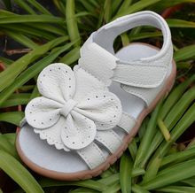 Sandalias de piel auténtica para niñas, zapatos andador blancos con suela antideslizante de mariposa, plantilla para niños pequeños de 2019 a 12,3, novedad de 18,3 2024 - compra barato