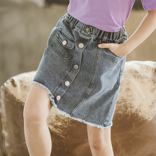 Асимметричные джинсовые юбки с бахромой для девочек; Летние Повседневные детские юбки; Узкие юбки-американки с пуговицами; Одежда для девочек 2024 - купить недорого