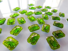 Пришивные зеленые Стразы прямоугольной формы 10*14 мм Смола Кристалл Сияющие камни Ручное шитье для платья 100 шт./лот 2024 - купить недорого