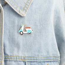 Broche de batería de coche con dibujos animados para motocicleta, Chaqueta vaquera azul esmaltado, mochila, regalo de joyería 2024 - compra barato