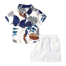 Roupas de verão para menino, camisa com estampa de folhas e shorts brancos, 2 peças, conjunto de roupa para crianças pequenas, conjunto de roupa fashion para meninos 2024 - compre barato