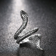 Модное кольцо в ретро стиле для женщин Серебряное кольцо в виде животного унисекс из сплава Рок Панк ювелирные изделия для вечеринок Anelli 2024 - купить недорого