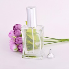Botella de Perfume rectangular, atomizador de vidrio vacío, envase recargable viales para aceites esenciales, botella de espray transparente, 50 ML 2024 - compra barato