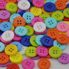 Botón de plástico de 4 agujeros, mezcla de botones PT52, 15mm, 50/100 Uds. 2024 - compra barato