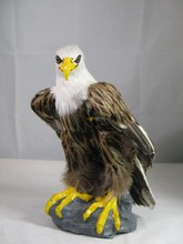 30x26 centímetros águia brinquedo de simulação de brinquedo modelo animal, Resina de polietileno & peles artesanato, presente da decoração, a762 2024 - compre barato