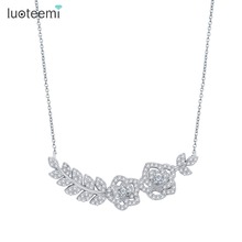 LUOTEEMI Nueva Elegante Flor Hoja pingente Colgante Micro Pavimentada CZ Enlace Collar de Cadena para Las Mujeres Del Banquete de Boda Regalo de Navidad 2024 - compra barato