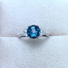 Женское кольцо из серебра 925 пробы с натуральным топазом 2024 - купить недорого