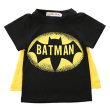 Летняя детская одежда для маленьких мальчиков; модная детская накидка с принтом Бэтмена; футболка с короткими рукавами; повседневная одежда 2024 - купить недорого