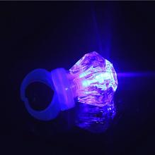 Пластик Diamond Форма водить пальцем кольцо Light-up игрушки смесь цветов свет моделирование детские игрушки вечерние украшения 2024 - купить недорого