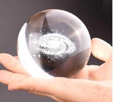 Bola de Escultura en miniatura galáctica de cristal grabada con láser 3D, decoración de esfera de astronomía, adorno de cristal, Bola de regalo 2024 - compra barato
