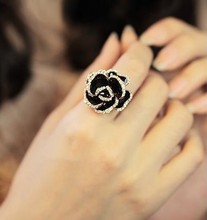 Открытое кольцо Стразы с черной розой, модное женское элегантное изящное ювелирное изделие в подарок 2024 - купить недорого