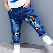 Модные детские джинсы с мультипликационным принтом, брюки с принтом для мальчиков и девочек, осень 2020 2024 - купить недорого