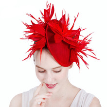 Очаровательные шляпы-вуалетки с цветами, винтажные красные свадебные головные уборы, фетровые шляпы с перьями, Коктейльные Вечерние головные уборы M51 2024 - купить недорого
