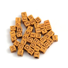 DoreenBeads-Cuentas acrílicas, alfabeto/letra marrón con patrón aleatorio de imitación de madera de aproximadamente 6mm x 6mm, agujero: aproximadamente 3,2mm, 1000 Uds. 2024 - compra barato