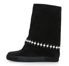 Primavera nueva mujer Casual sólido cadena negra perlas aumento 8 cm de altura Tacón de Cuña medio de la pantorrilla punta redonda corto Slip On botas 2024 - compra barato