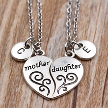 Collar de pareja con corazón para madre e hija, colgante con letras de la A la Z, regalo para madre e hija 2024 - compra barato