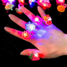BPB 5 шт. светящиеся кольца новые игрушки flash подарки светодио дный мультфильм огни Светящиеся в темноте игрушки для Дети игры в ночь HWPY1 2024 - купить недорого
