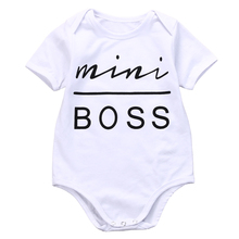 Лидер продаж, боди с короткими рукавами для новорожденных мальчиков и девочек, комбинезон с надписью «Mini Boss», одежда для детей возрастом от 0 до 18 месяцев 2024 - купить недорого