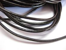 Cable de joyería de cuero Real redondo de 30 metros de café 2mm para artesanía cuerda decorativa accesorios de pathwork grano rollo de mano tablet DIY 2024 - compra barato