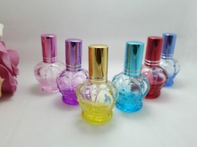 Strass colorido cosmético coroa pequena garrafa de perfume de vidro 100 tamanhos 2024 - compre barato