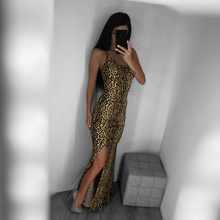 лето леопард безрукавный  V-образный вырез макси-юбка Щелевая  леопард платье для вечеринки длина пола 2024 - купить недорого