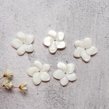20MM 24Pcs/Pack Flower Shape Natural White Shell Jewelry Findings Jewelry Charms Beads 2024 - buy cheap